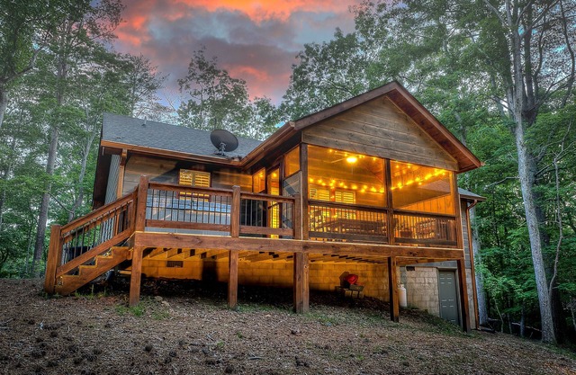 Perfect Getaway in a Cozy Cabin w/ Hot Tub in Coosawattee River Resort
