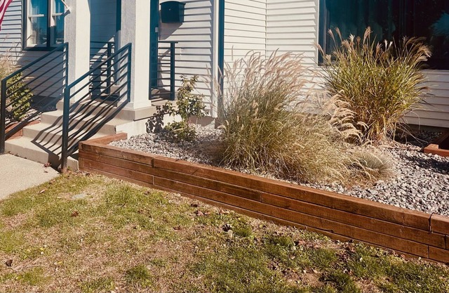 Perfect Home for your Utah Adventure! Walk to REI, grocery and ski shops.