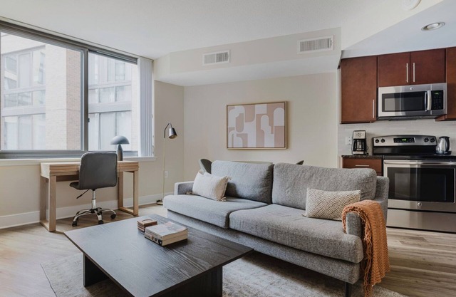 Perfect Mt Vernon 1BR w/ Gym, Pool & Security, near Metro, by Blueground