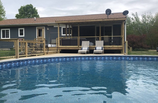Retiro perfecto para familiares y amigos, piscina privada climatizada!