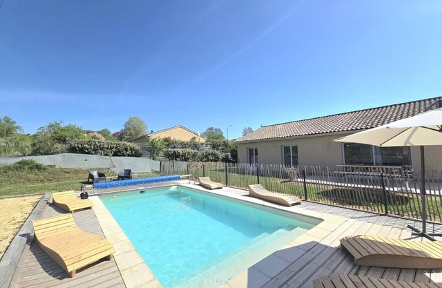Casa periurdina con piscina privada, internet y se aceptan mascotas