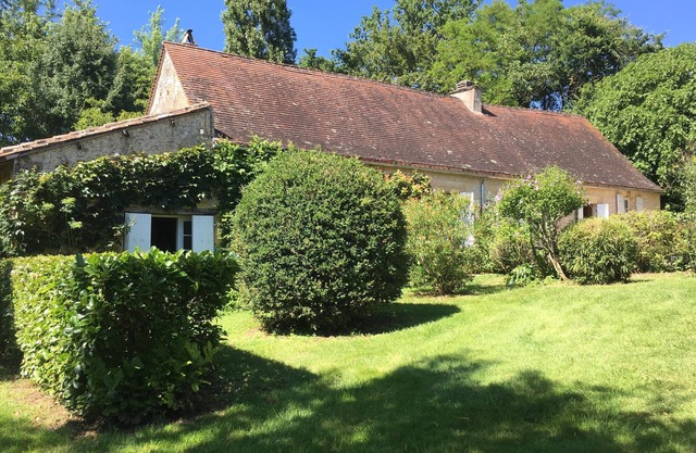 Casa rural Perigord con parque arbolado de 3000m2 y piscina privada segura