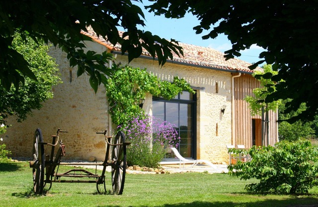 Perrot en Périgord : Chalet con encanto y gran piscina