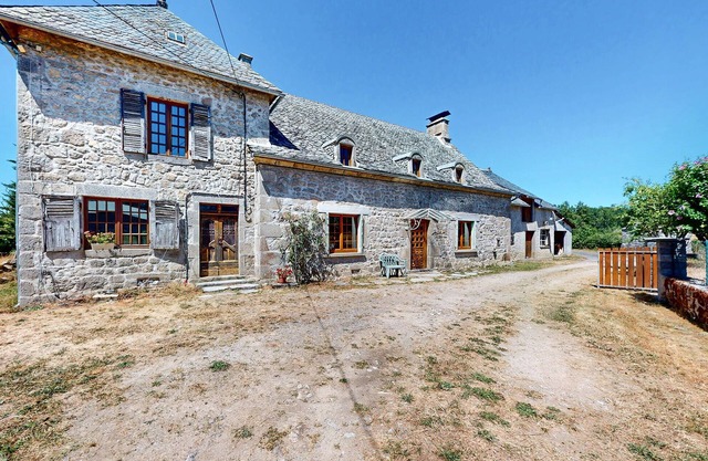 Casa que admite mascotas en Sarroux - Saint Julien