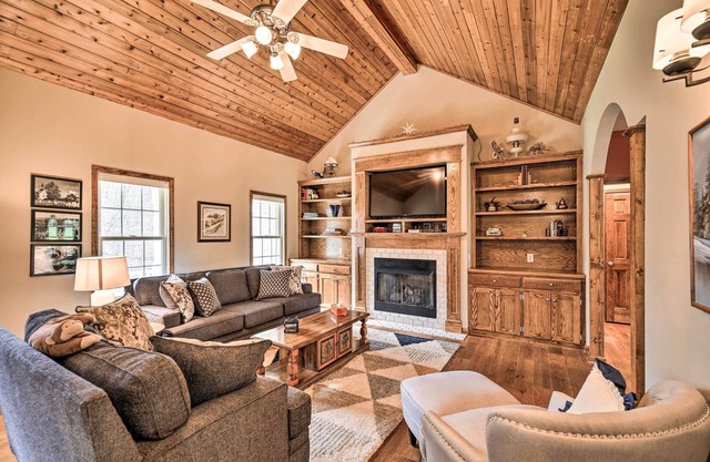 Pet-Friendly Abingdon Abode w/ Yard & Grill!