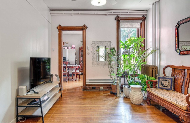 Pet-Friendly Allentown Apt Near Hamilton District!