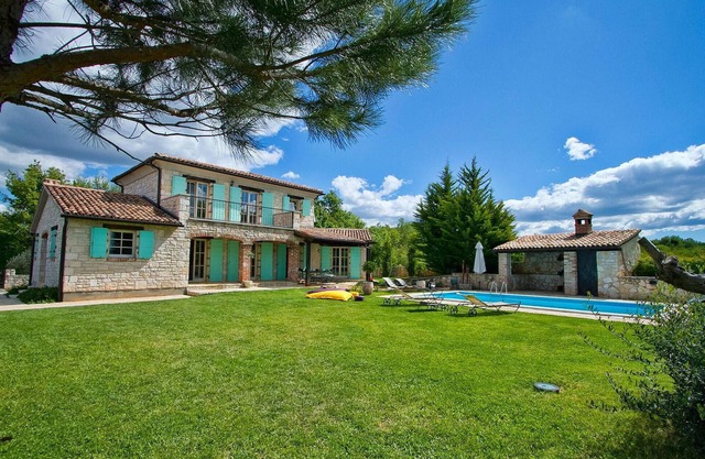 Casa que admite mascotas en Tinjan