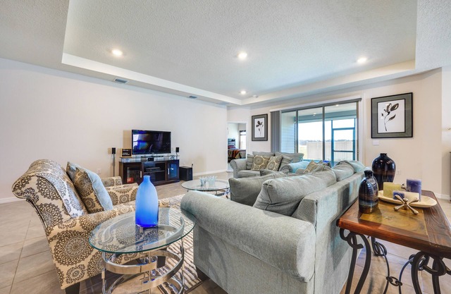 Pet-Friendly Home w/ Screened Patio in Newberry!