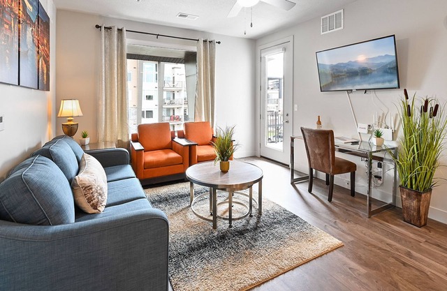 Pet Friendly Oasis, Comfy Beds, Pool/Hot Tub, Gym