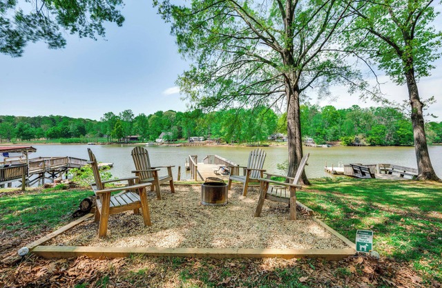 Pet-Friendly Paradise w/ Private Dock in Lexington