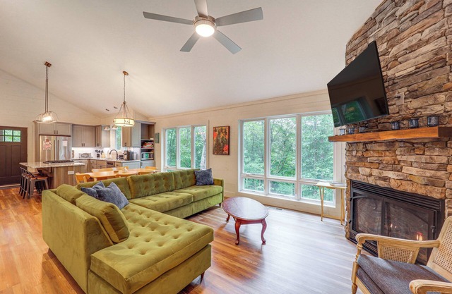 Pet-Friendly West Jefferson Home w/ River View!