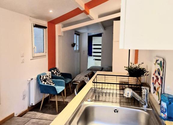 Petit studio avec terrasse