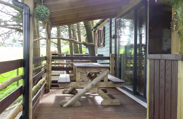 2 bedroom accommodation in Saron