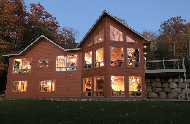Pickerel Lake Home con excelentes vistas del atardecer