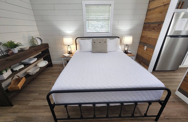 Pickwick Lake Bungalow near Papermill and Shiloh with 7th NT Free!
