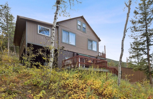 Picturesque 4BR/3BA Sanctuary w/Hot tub+Fire pits @8600ft - GGC State Park!