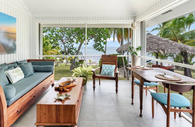 Piece of Mine Green: Beach Cottage on 200-feet of Shoreline w/ Screened Porch, Snorkeling + Hammocks