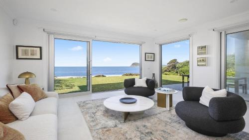 PIHI Beachfront , Pearl Beach, 5beds, 5 bathrooms