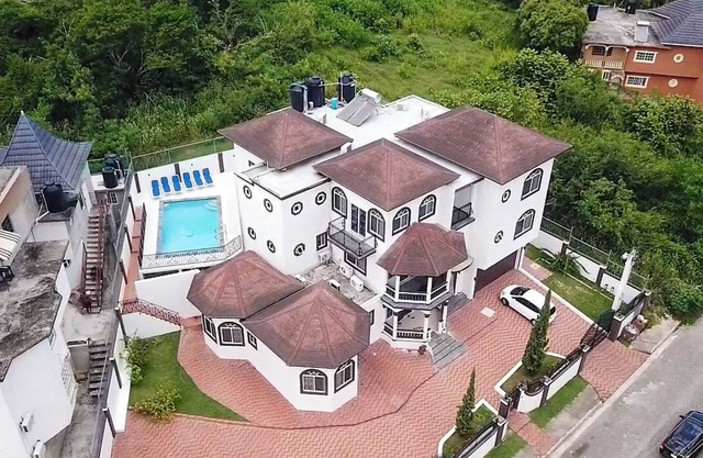 ALQUILER DE VACACIONES PINES- EXCELENTE UBICACIÓN, A MINUTOS DE TODO.