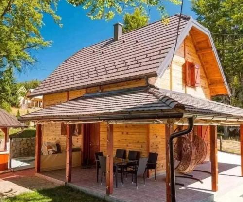 Planinske kuće Anika Tara minimum 2 noćenja