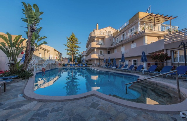 Planos Beach Hotel