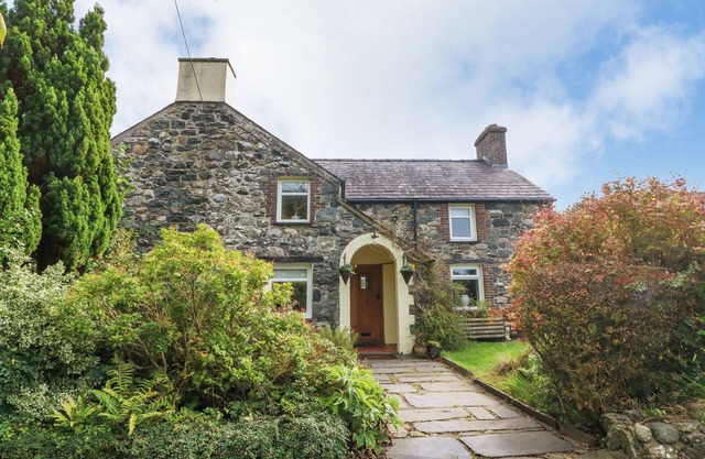 Plas Mawr, GROESLON