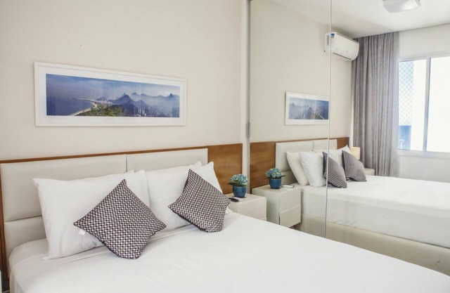 Pineapples Gs703 Apartment for up to 4 People in Excellent Location 100m From Leme Beach