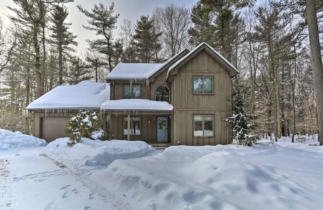 Pocono Mountains Lake Naomi - Pocono Pines, PA renovated luxury design house