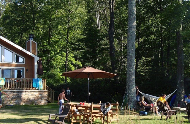 Poconos Lakefront Home-Amazing sunset / views (ALQUILER DE SEMANA COMPLETA SOLAMENTE)
