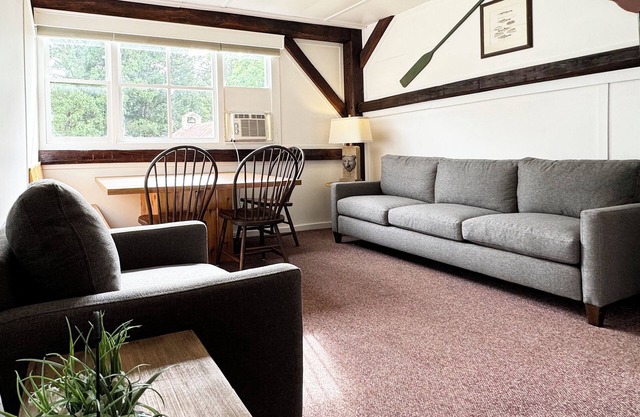 Poconos Rustic 2BR in the Poconos on Private Resort