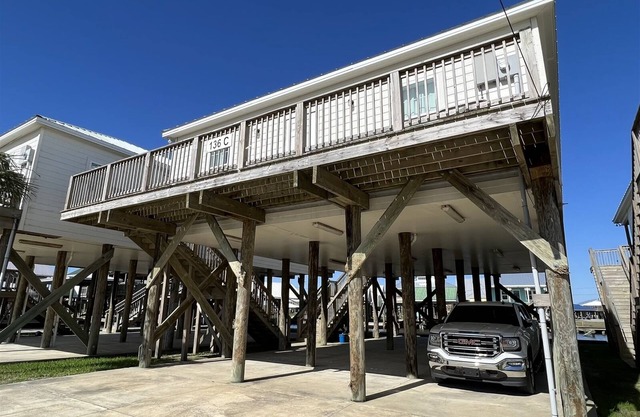 Point Fourchon C - Island Realty