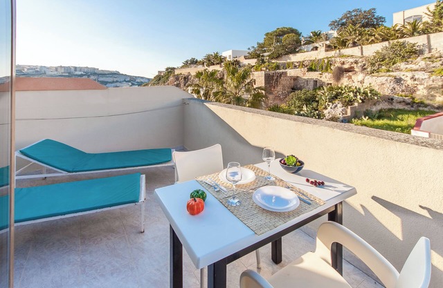 Pool and Sea, Penthouse Merill Apart 7, Mellieha, Malta