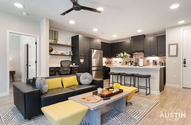 Pool & Boxing Gym Onsite│Near Brewery, Coffee+│Bright Condo w/Parking & Balcony