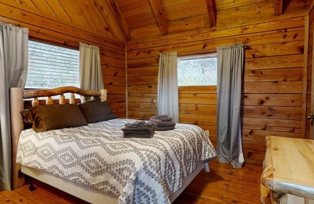 Pop's Perch 2 Bedroom Cabin by RedAwning