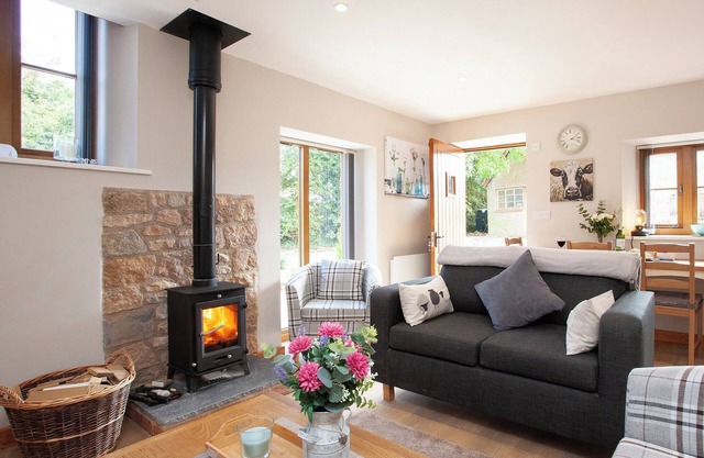 Poppy Cottage - UK31296
