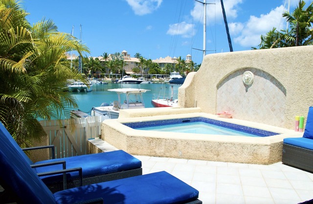 Port St. Charles - 3 Bedroom Marinafront Villa