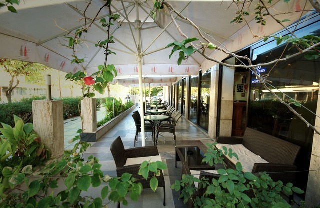 Poseidon Hotel and Apartments