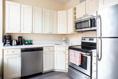 Prime Boston Fidi L Shaped Studio