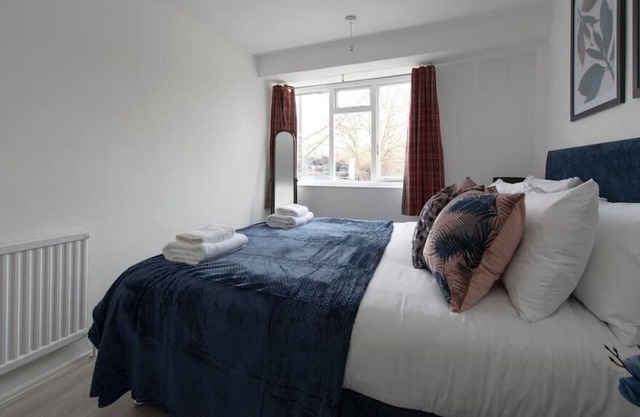 Prime London Location 3-Bed Flat