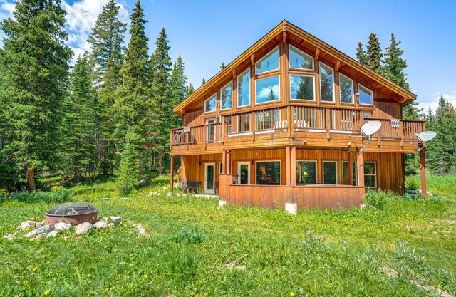 Pristine Breckenridge Home w/ Hot Tub & Mtn Views!