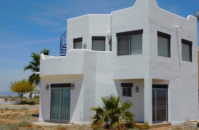 Hermosa casa con vista al mar en Laguna Shores Resort orientado a la familia