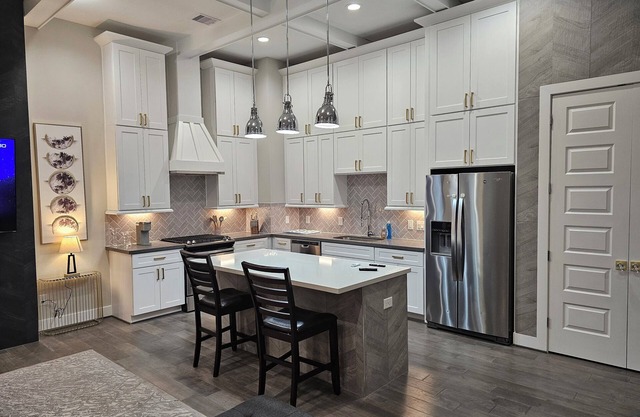 Private 3BR Luxury Home 2021 Built - Near Memorial - 2-Car Garage + Patio Grill