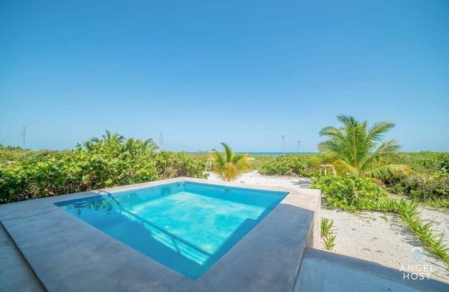 Casa familiar a pasos del mar, con alberca privada