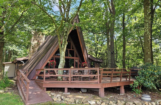 Cabaña rústica cerca de 7 Springs - Privado - Lago - 10 acres - ¡Increíble, solo mire!