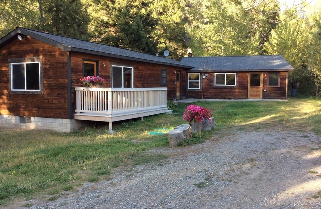 Privado, acogedor, Mountain Home Situado en una corriente de la trucha - 10 Miles To PNY