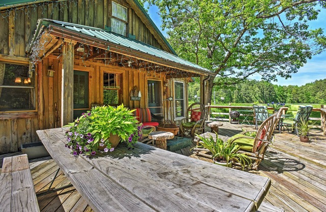 1BR + Loft Marble Hill Cabin en 270 acres privados