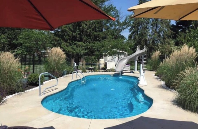 PRIVATE heated pool & hot tub, dogs ok, near Keeneland