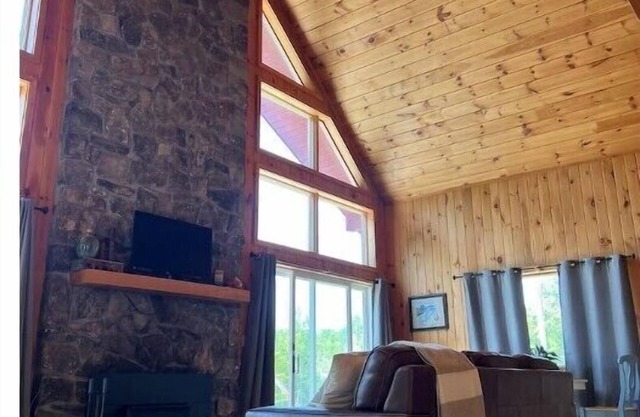 Private Hideaway in NH Mountains