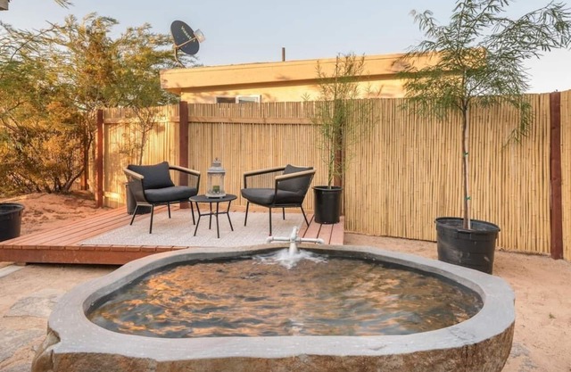Casa Palo Verde con tina de granito de aguas termales privadas