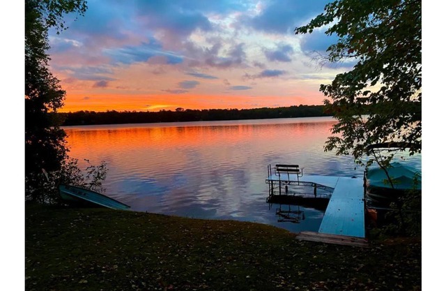 Private Lakefront Cabin on North Turtle Lake.